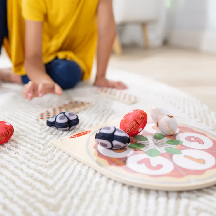 Melissa & Doug Pretend Play | Kitchen & Food>Pizza Topping Toss