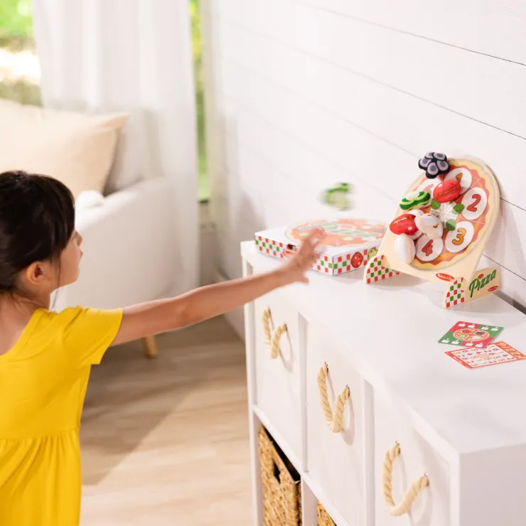 Melissa & Doug Pretend Play | Kitchen & Food>Pizza Topping Toss