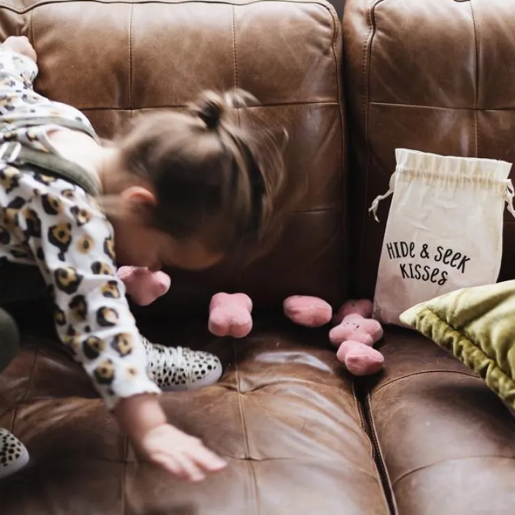 The Kiss Co Activities & Learning | Toddler Games>Hide & Seek Kisses